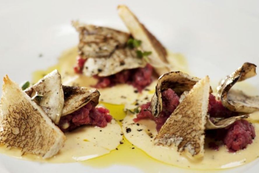 Рецепт тартара из говядины с трюфельным майонезом