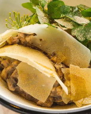 Тартар из шампиньонов с картофелем и кислицей