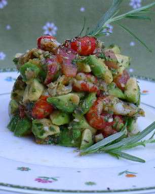 Тартар с раковыми шейками и авокадо