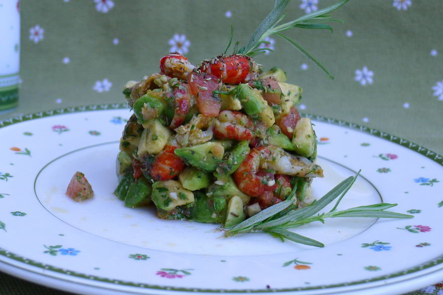 Рецепт тартара с раковыми шейками и авокадо
