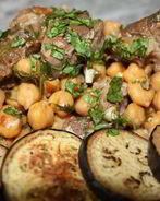 Ароматная говядина с нутом и Ткемали