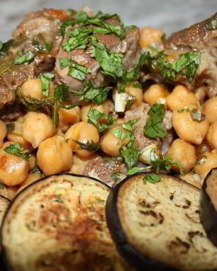 Ароматная говядина с нутом и Ткемали