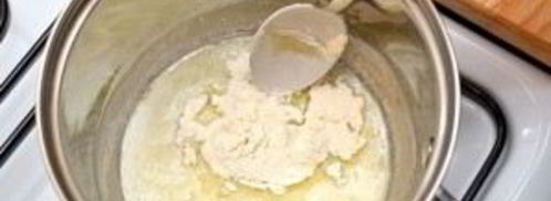 молочно-сырный соус. Шаг 3