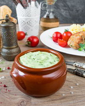 Сырный соус со шпинатом