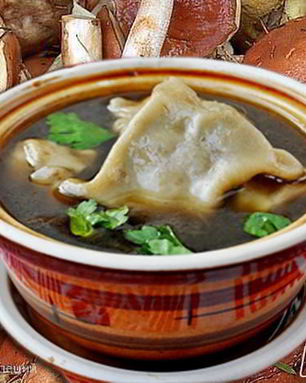 Бульон с грибными ушками