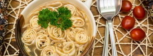 бульон с лапшой из яичных блинчиков. Шаг 9