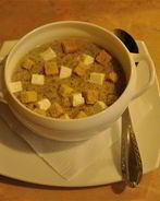 Крем-суп из шампиньонов на курином бульоне