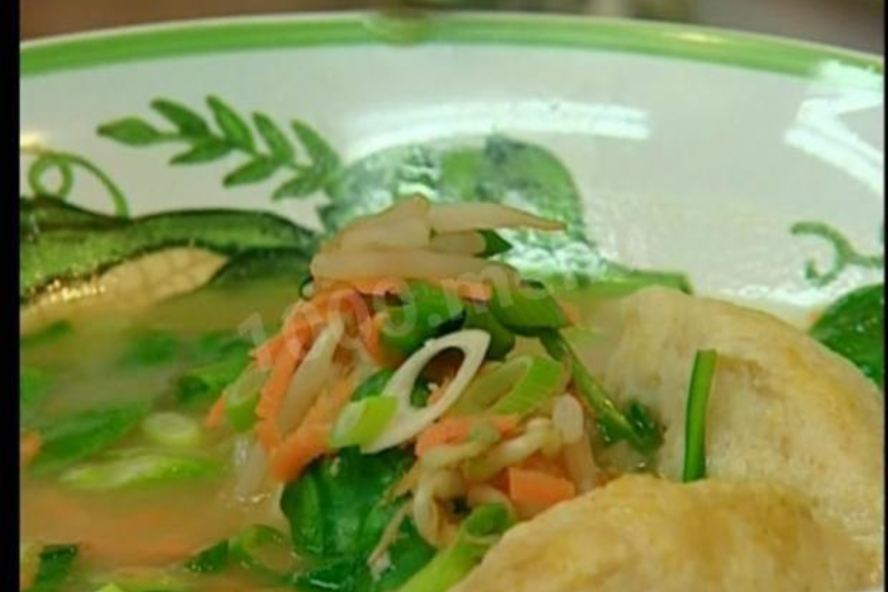 Рецепт куриного бульона с яйцом и имбирем