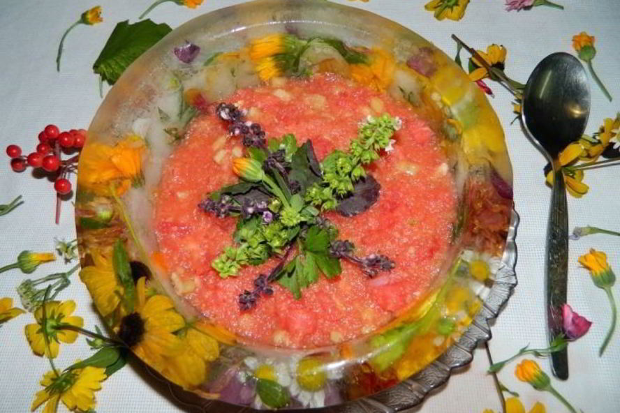 Рецепт арбузного гаспачо в ледяной тарелке