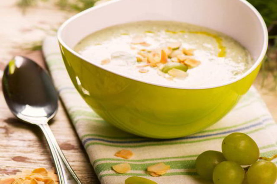 Рецепт белого гаспачо с виноградом