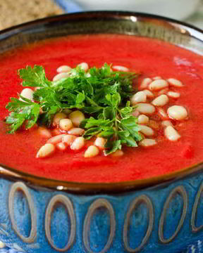 Гаспачо с кедровыми орешками