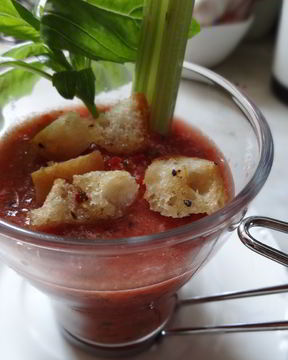 Гаспачо с сухариками