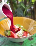 Свекольный гаспачо с арбузом и домашним сыром