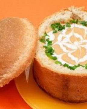 Гороховый суп в хлебе