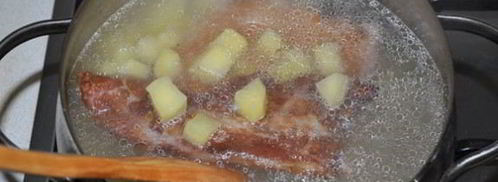 картофельно-фасолевый суп с копченостями. Шаг 4