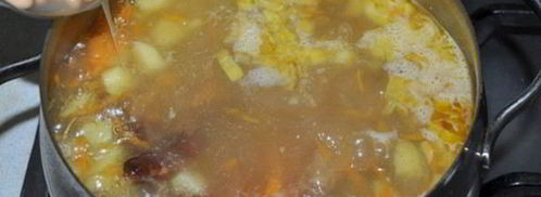 картофельно-фасолевый суп с копченостями. Шаг 6