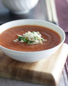 Холодный томатный суп со сладким перцем и чили