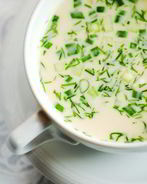 Южно-африканский холодный йогуртовый суп с огурцами