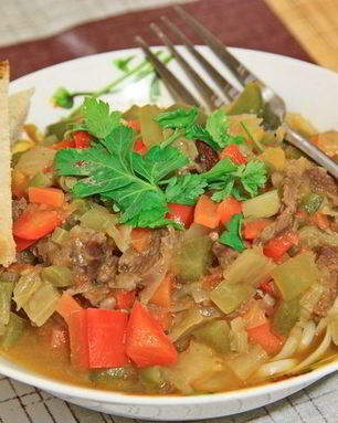 Лагман с сельдереем