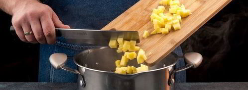 легкий суп с крабовыми палочками. Шаг 5