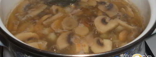 молочный суп с грибами. Шаг 4