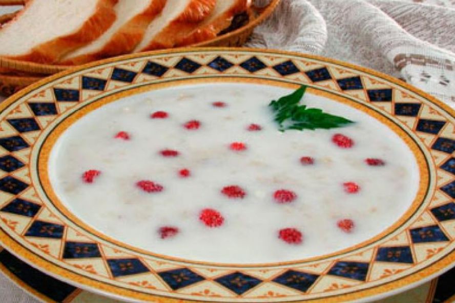 Рецепт молочного супа с земляникой