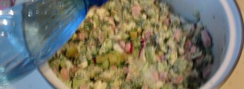 окрошка на кефире классическая с колбасой. Шаг 12