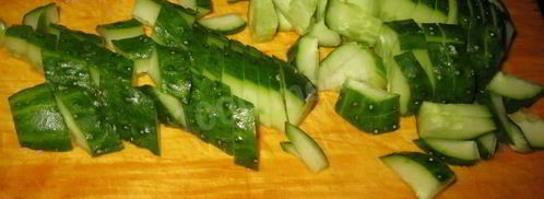 окрошка на кефире классическая с колбасой. Шаг 3