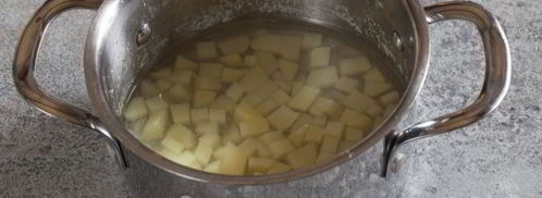 окрошка на квасе с полукопченой колбасой. Шаг 5