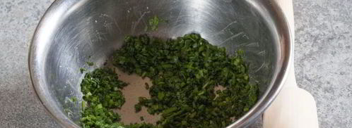 окрошка на квасе с полукопченой колбасой. Шаг 7