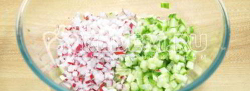 окрошка с курицей на квасе. Шаг 6