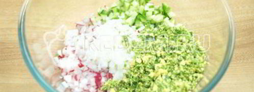 окрошка с курицей на квасе. Шаг 8