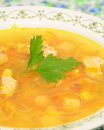 Куриный суп с овощами и сметаной