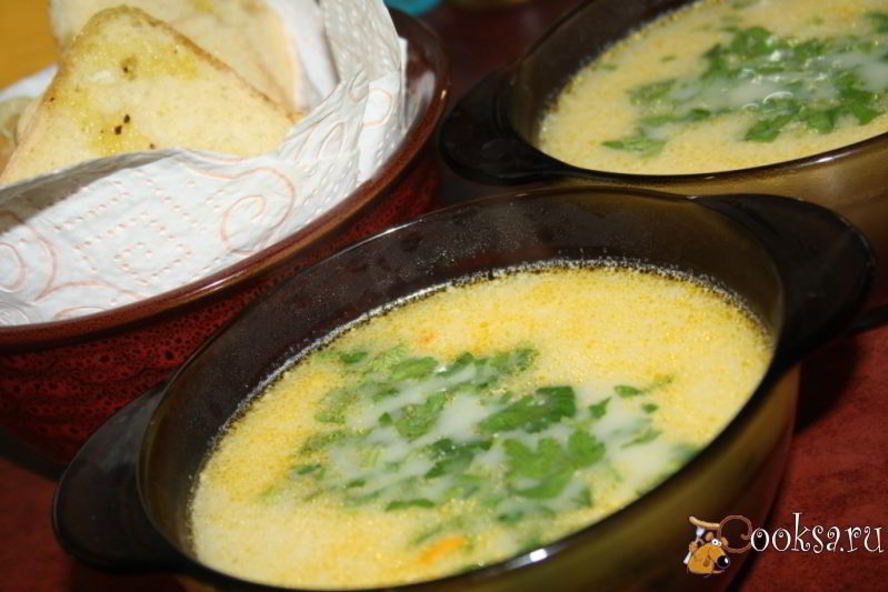 Рецепт нежного супа с курицей, сыром и овощами