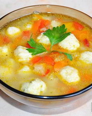 Овощной суп с сырными клецками-шариками