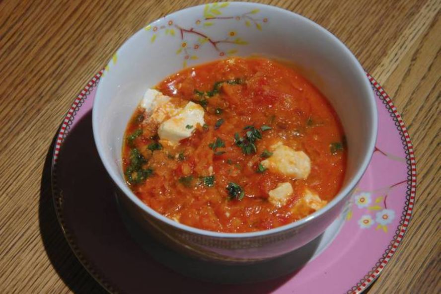 Рецепт чечевичной похлебки с капустой кале, свеклой и помидорами