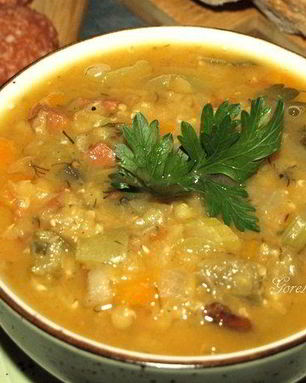 Чечевичная похлебка с овощами и пепперони