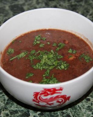 Фасолевая похлебка с грудинкой и чили