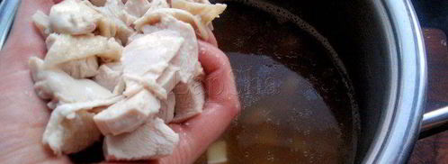 грибная похлебка с перловкой и курицей. Шаг 8