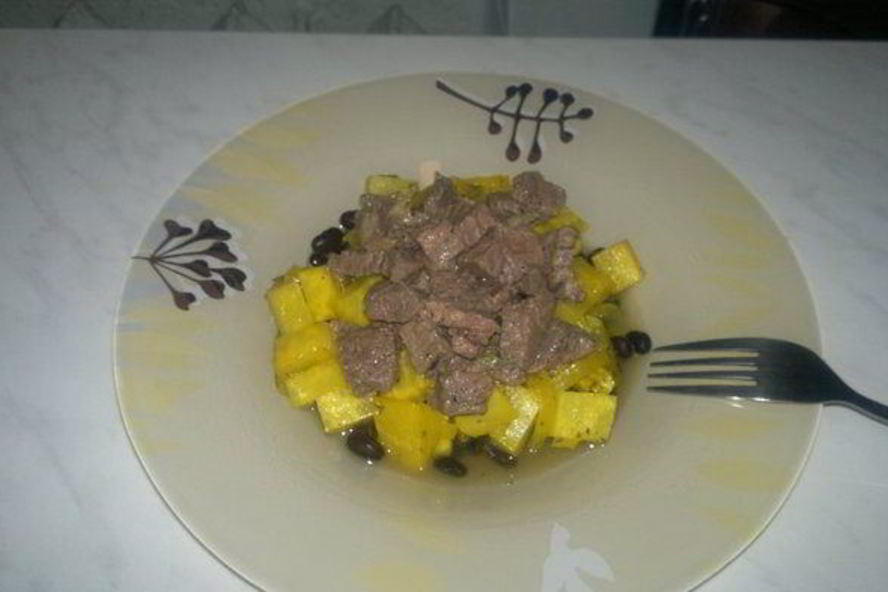 Рецепт похлебки из черной фасоли с корнем сельдерея и ананасом, говядина в насыщенном бульоне