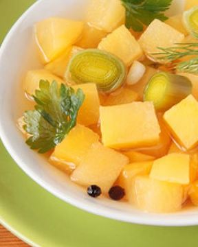 Похлебка из репы с пореем и чесноком