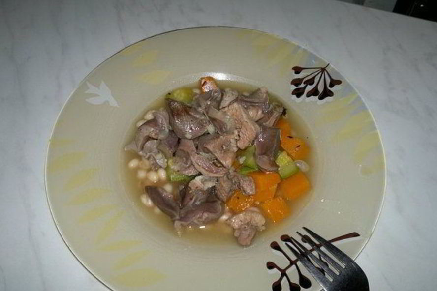 Рецепт похлебки с индюшачьими желудочками, бедром и овощами