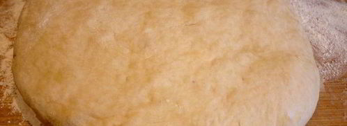 похлебка с семгой и шпинатом под домашним слоеным тестом очарована, околдована. Шаг 3