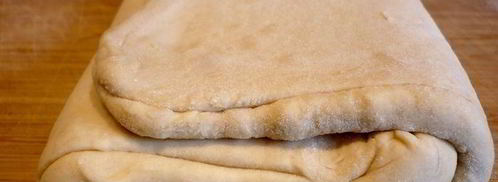 похлебка с семгой и шпинатом под домашним слоеным тестом очарована, околдована. Шаг 6