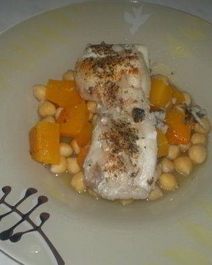 Рыбная похлебка с треской, нутом и тыквой