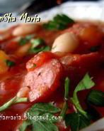 Томатная похлебка с копчеными колбасками и фасолью