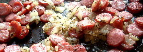 томатная похлебка с копчеными колбасками и фасолью. Шаг 5