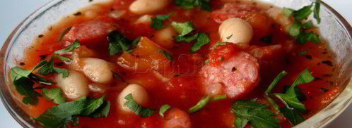 томатная похлебка с копчеными колбасками и фасолью. Шаг 10