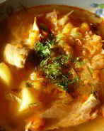 Щи из свежей капусты с солеными помидорами