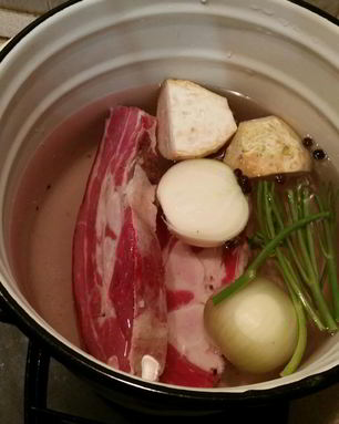 Щи с говяжьей грудинкой